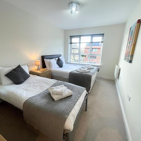 Blue Sky Apartments @Wallis Square, Farnborough Farnborough  Eksteriør billede