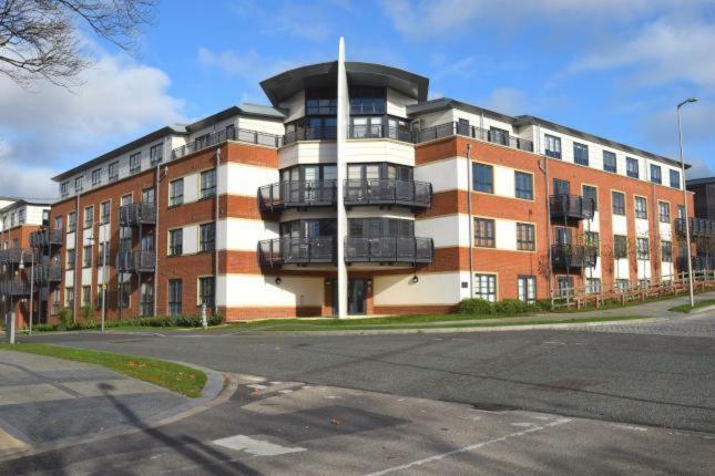 Blue Sky Apartments @Wallis Square, Farnborough Farnborough  Eksteriør billede